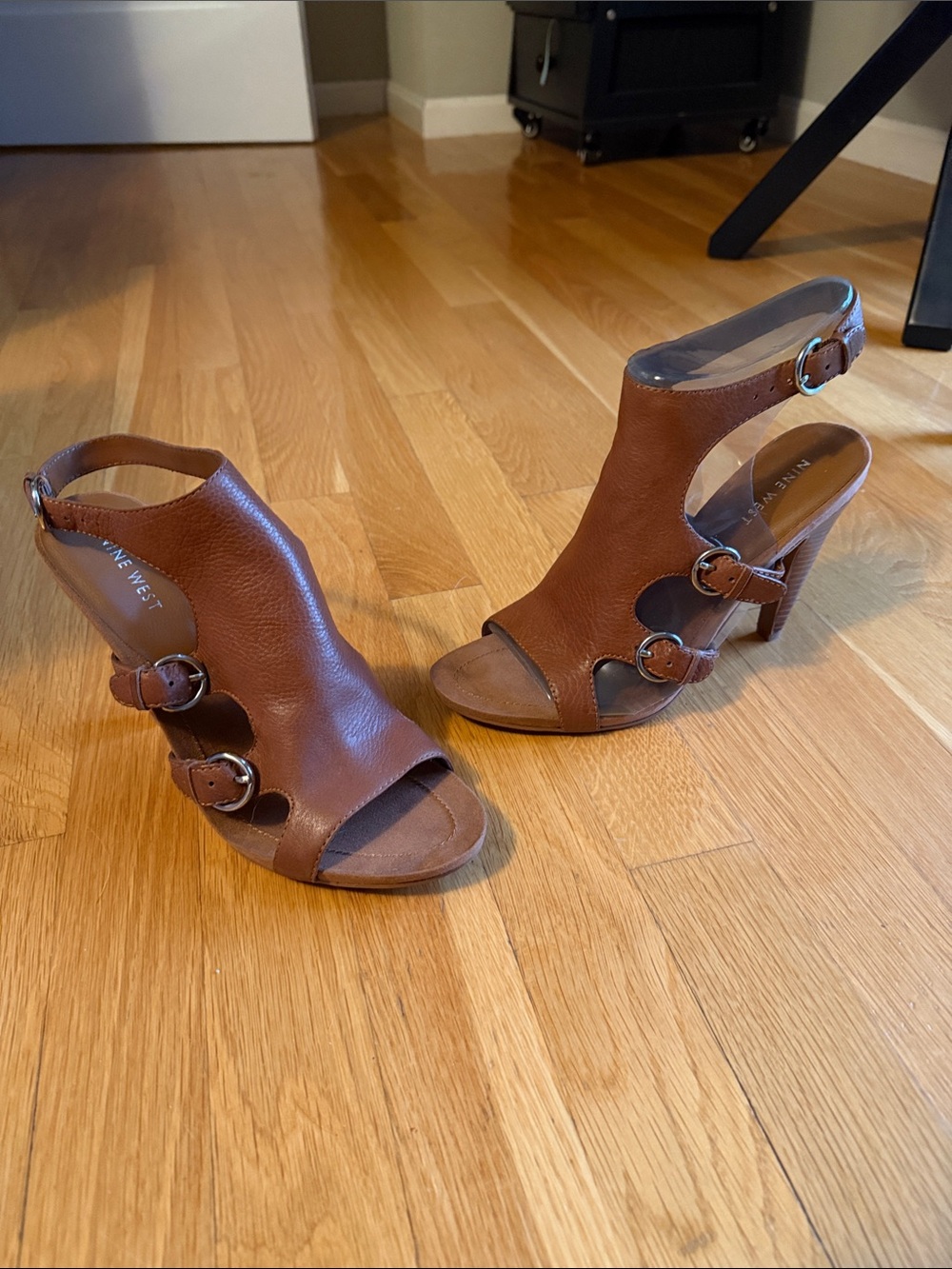 Nine West Tan Open-Toe Buckle Sandals